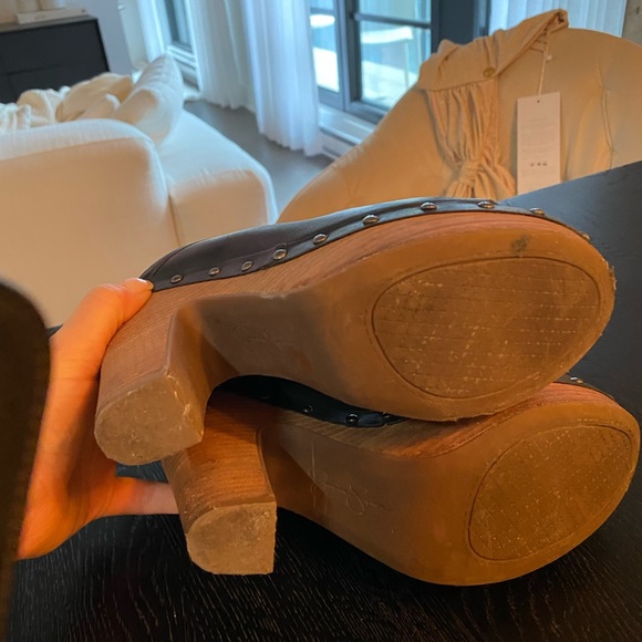 Jessica Simpson platform 37 (usually a 38 so made big) - Picture 2 of 4